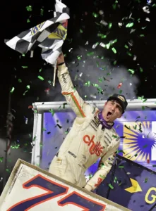 Scelzi wins Weikert Memorial